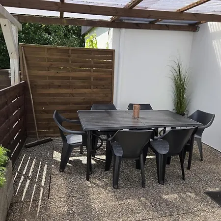 Neu! Moderne An Der Treene